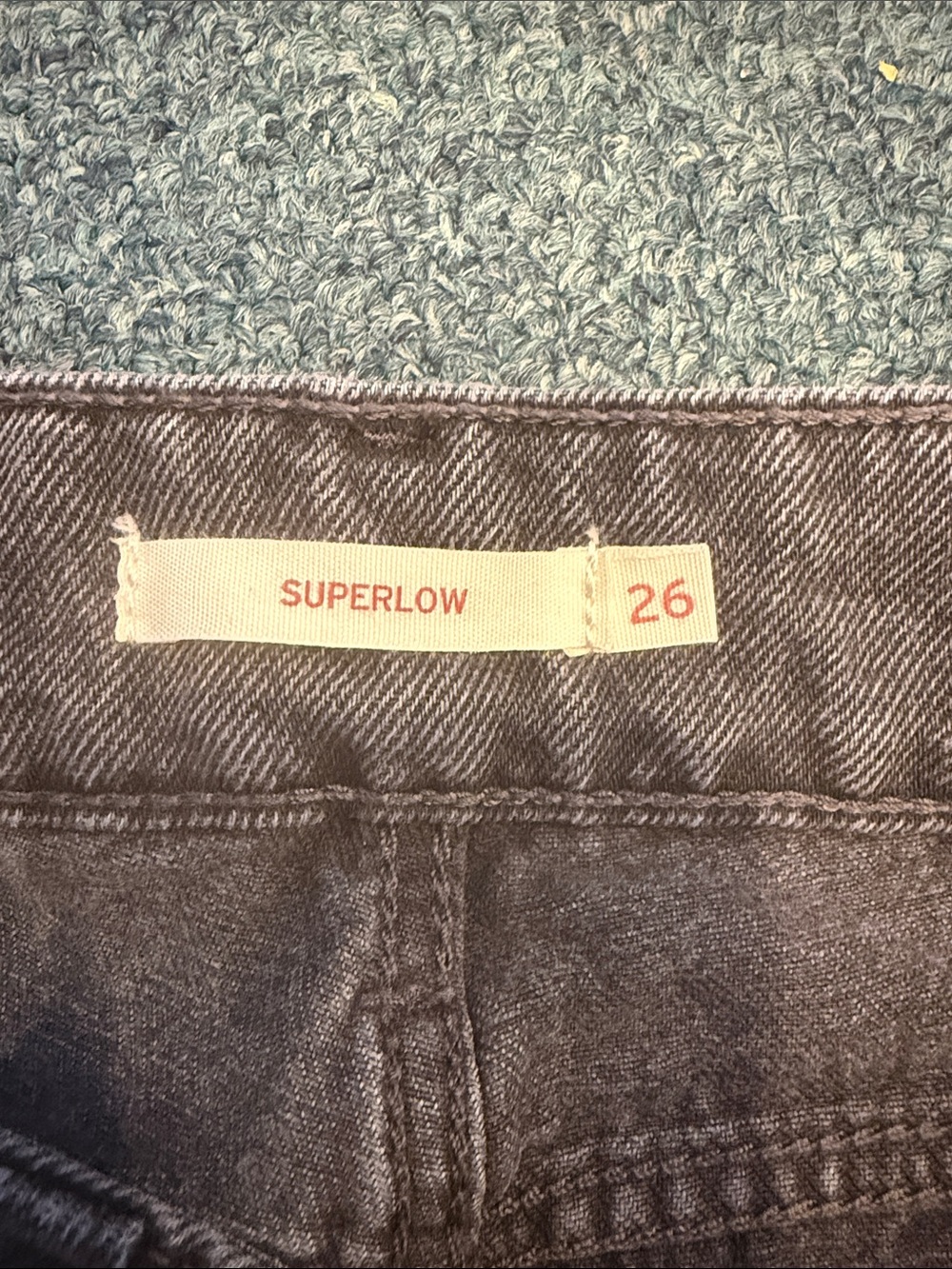 Levi's super low rise black wash relaxed Wide-Leg Jeans women’s 25x32 - Picture 3 of 8